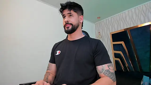 Snapshot of Petesevans chatting on 09.08.25 Petesevans online show from 09.08.25