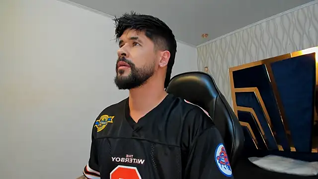 Snapshot of Petesevans chatting on 09.10.25 Petesevans online show from 09.10.25