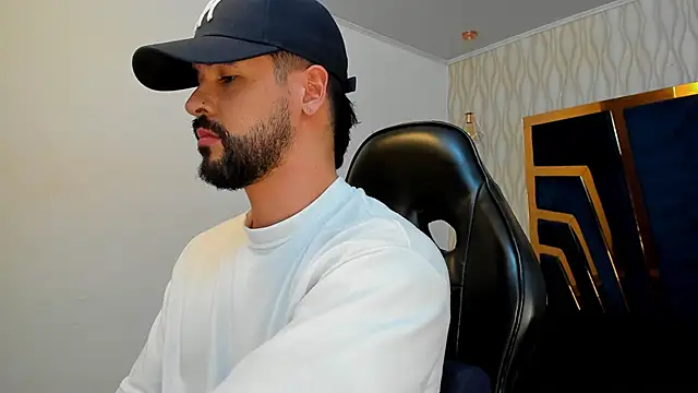 Snapshot of Petesevans chatting on 09.13.25 Petesevans online show from 09.13.25