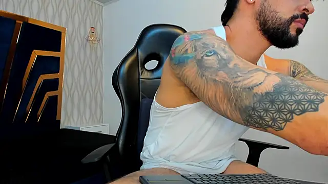 Snapshot of Petesevans chatting on 09.16.25 Petesevans online show from 09.16.25