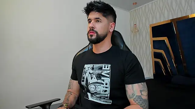 Snapshot of Petesevans chatting on 09.20.25 Petesevans online show from 09.20.25