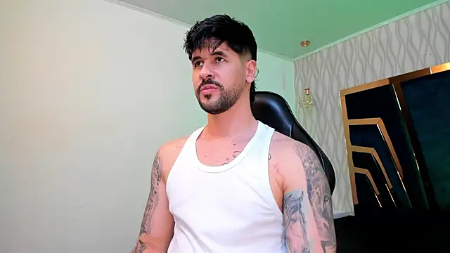 Snapshot of Petesevans chatting on 10.20.25 Petesevans online show from 10.20.25