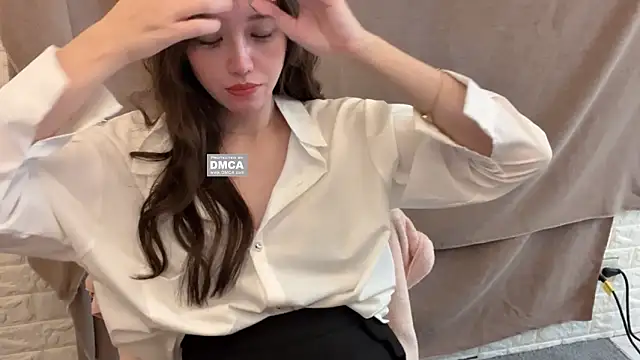 Snapshot of Tw_Zoella chatting on 02.27.25 Tw Zoella online show from 02.27.25