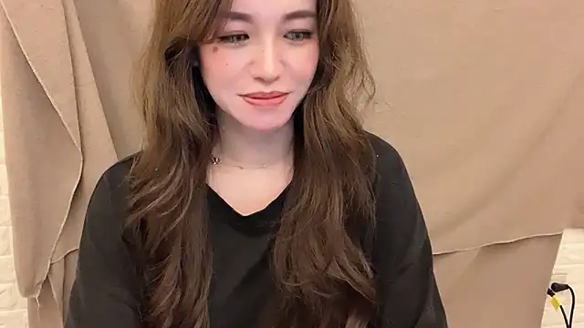 Snapshot of Tw_Zoella chatting on 03.03.25 Tw Zoella online show from 03.03.25