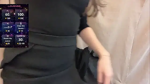 Snapshot of Tw_Zoella chatting on 03.14.25 Tw Zoella online show from 03.14.25