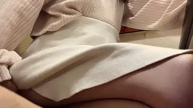 Snapshot of Tw_Zoella chatting on 03.16.25 Tw Zoella online show from 03.16.25