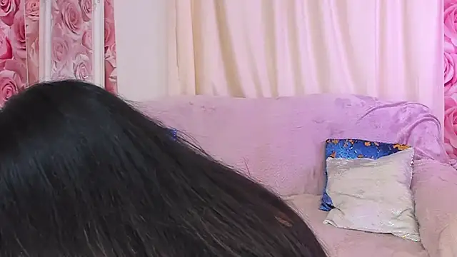 ClaireWarner online show from 11.04.25