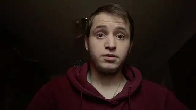 Snapshot of sweaticeboy chatting on 12.14.25 sweaticeboy online show from 12.14.25