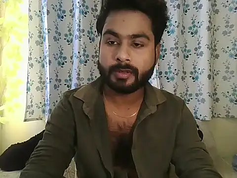 Snapshot of SHENOY3 chatting on 12.10.24 SHENOY3 online show from 12.10.24