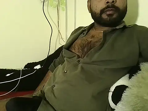 Snapshot of SHENOY3 chatting on 12.31.24 SHENOY3 online show from 12.31.24
