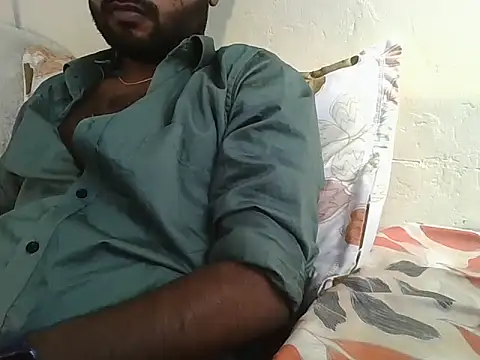 Snapshot of SHENOY3 chatting on 02.01.25 SHENOY3 online show from 02.01.25