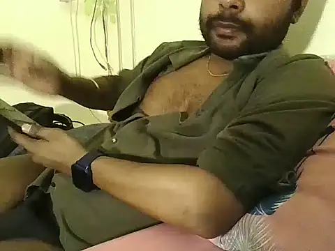 Snapshot of SHENOY3 chatting on 03.08.25 SHENOY3 online show from 03.08.25