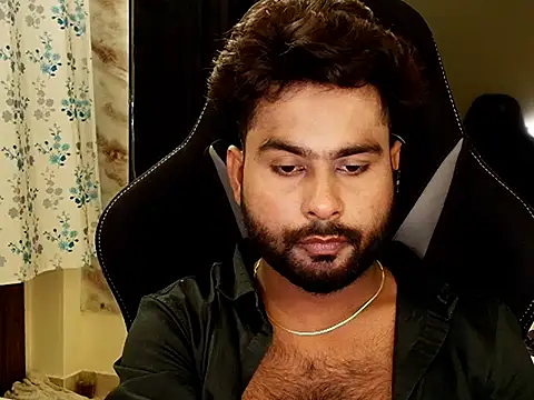 Snapshot of SHENOY3 chatting on 09.17.25 SHENOY3 online show from 09.17.25