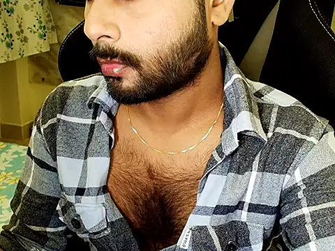 Snapshot of SHENOY3 chatting on 10.07.25 SHENOY3 online show from 10.07.25