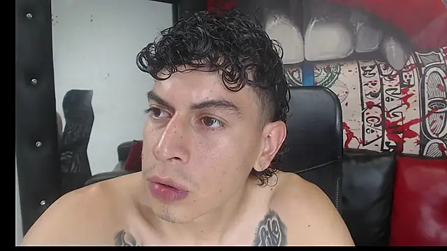 Snapshot of Strongernastyx chatting on 12.03.24 Strongernastyx online show from 12.03.24