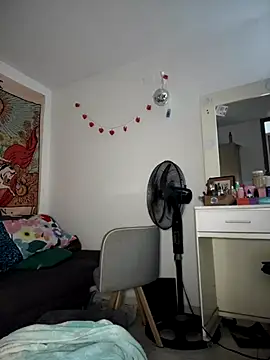 kiaraglam2 online show from 10.25.25