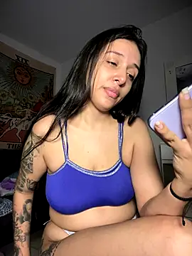 kiaraglam2 online show from 10.29.25