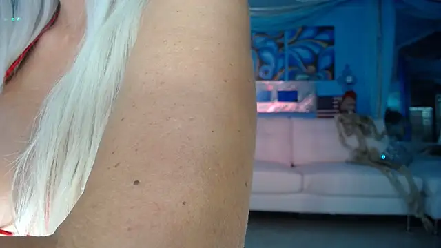 Snapshot of ADRIANNA_FOX chatting on 03.15.25 ADRIANNA FOX online show from 03.15.25