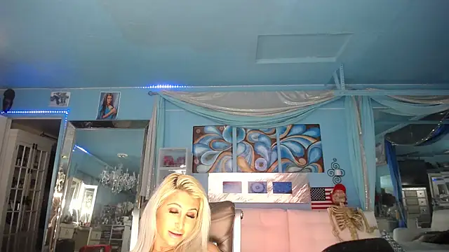 Snapshot of ADRIANNA_FOX chatting on 03.16.25 ADRIANNA FOX online show from 03.16.25