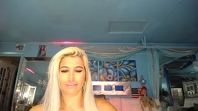 Snapshot of ADRIANNA_FOX chatting on 03.22.25 ADRIANNA FOX online show from 03.22.25