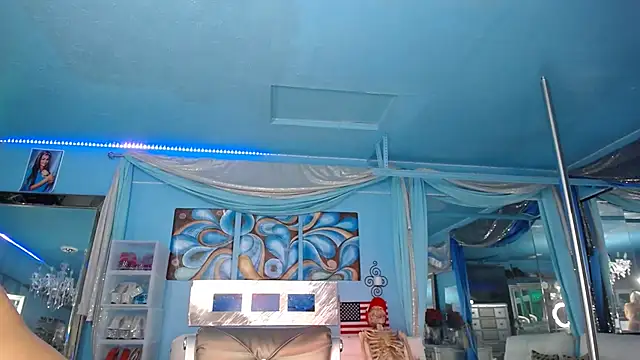 Snapshot of ADRIANNA_FOX chatting on 09.20.25 ADRIANNA FOX online show from 09.20.25