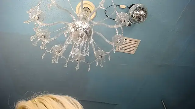 Snapshot of ADRIANNA_FOX chatting on 10.19.25 ADRIANNA FOX online show from 10.19.25