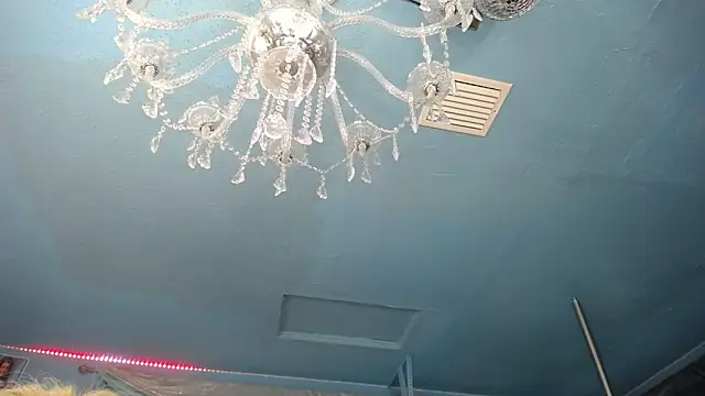 Snapshot of ADRIANNA_FOX chatting on 11.08.25 ADRIANNA FOX online show from 11.08.25