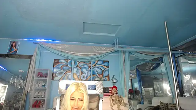 Snapshot of ADRIANNA_FOX chatting on 01.14.26 ADRIANNA FOX online show from 01.14.26