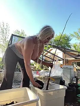 ADRIANNA FOX online show from 03.20.26