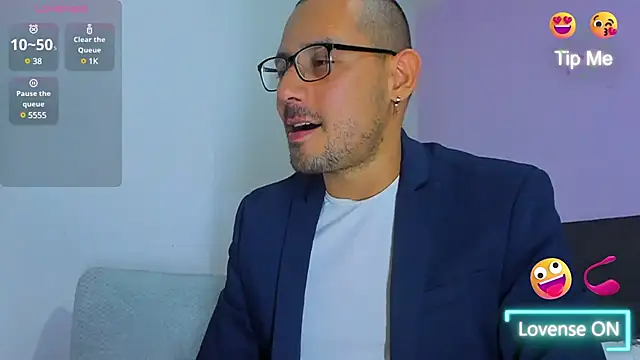 jhonyalzate2 online show from 12.28.24