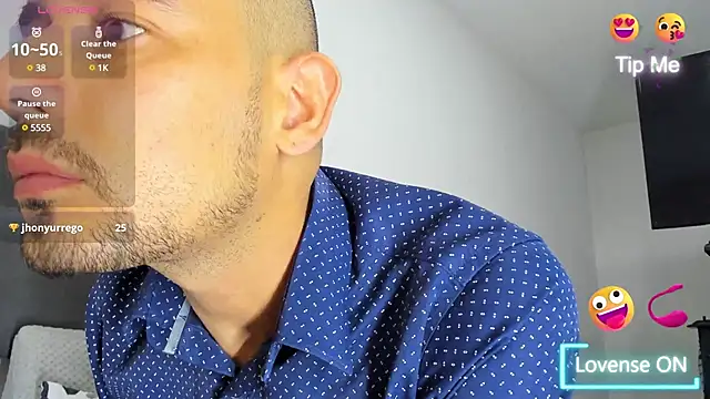 jhonyalzate2 online show from 03.18.25