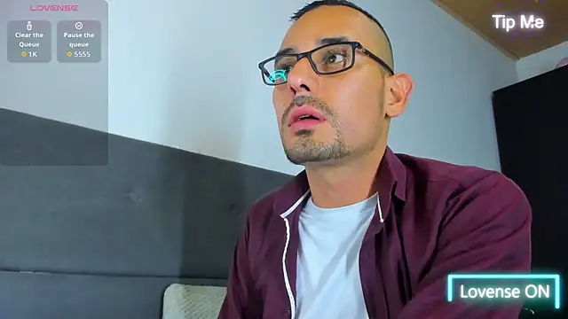 jhonyalzate2 online show from 09.30.25