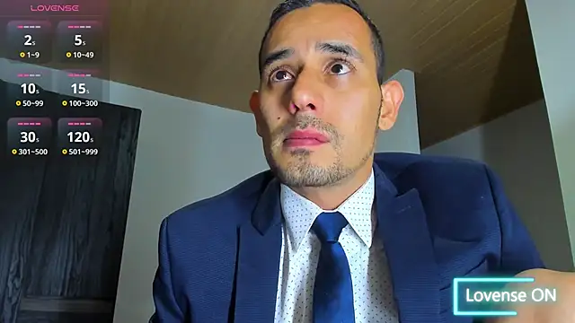 jhonyalzate2 online show from 10.28.25