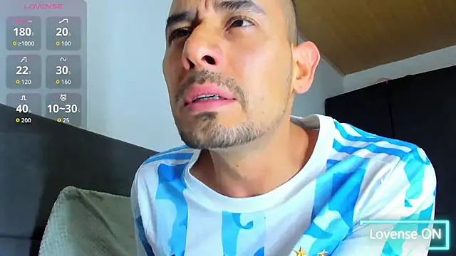 jhonyalzate2 online show from 11.12.25