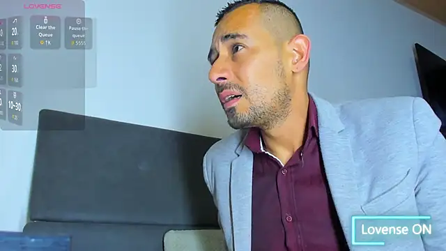 jhonyalzate2 online show from 11.30.25