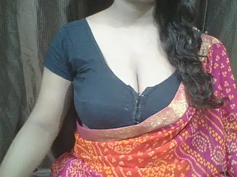 Snapshot of Mahi_love21 chatting on 10.17.25 Mahi love21 online show from 10.17.25