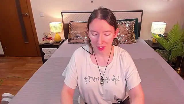 Snapshot of CatherineWalls chatting on 05.11.26 CatherineWalls online show from 05.11.26