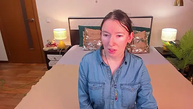Snapshot of CatherineWalls chatting on 05.18.26 CatherineWalls online show from 05.18.26