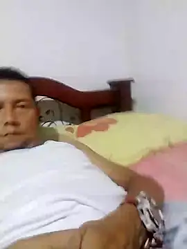 Snapshot of Lachuchaenlacara1988 chatting on 12.22.24 Lachuchaenlacara1988 online show from 12.22.24