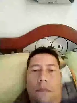 Snapshot of Lachuchaenlacara1988 chatting on 01.24.25 Lachuchaenlacara1988 online show from 01.24.25