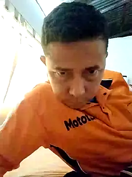 Snapshot of Lachuchaenlacara1988 chatting on 02.08.25 Lachuchaenlacara1988 online show from 02.08.25