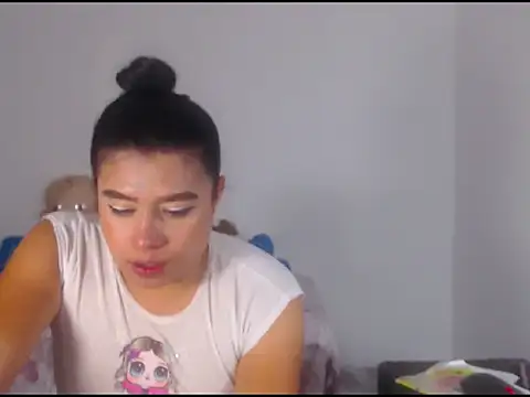 Snapshot of katrinawillff chatting on 06.25.26 katrinawillff online show from 06.25.26