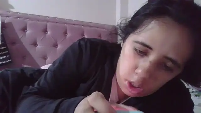 annarose19 online show from 11.28.25