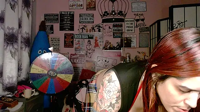 Snapshot of latinacubana chatting on 02.25.26 latinacubana online show from 02.25.26