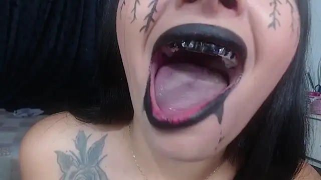 Sharlottee online show from 01.30.25