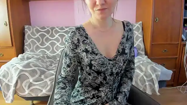 Snapshot of HolmesAriana chatting on 03.01.25 HolmesAriana online show from 03.01.25