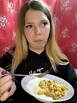 Zuli Kiska online show from 11.26.25