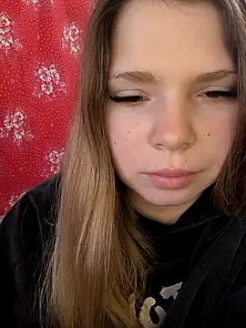 Snapshot of Zuli_Kiska chatting on 02.10.26 Zuli Kiska online show from 02.10.26