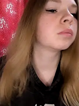 Snapshot of Zuli_Kiska chatting on 02.13.26 Zuli Kiska online show from 02.13.26