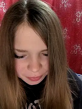 Snapshot of Zuli_Kiska chatting on 03.07.26 Zuli Kiska online show from 03.07.26